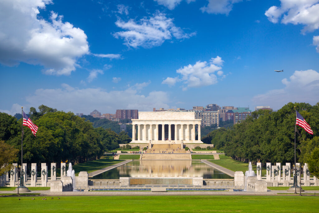 Lincoln Memorial and National World War II Memorial, Washington DC, USA