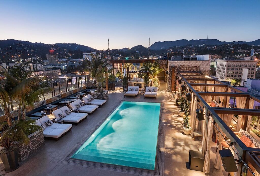 Great Views in Los Angeles: Exploring the Best Rooftop Bars/Restaurants
